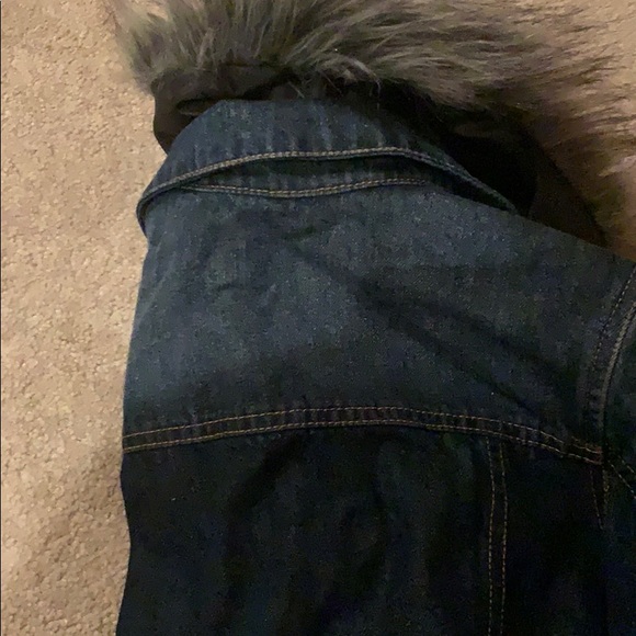 Fur collar denim jacket - Picture 5 of 5